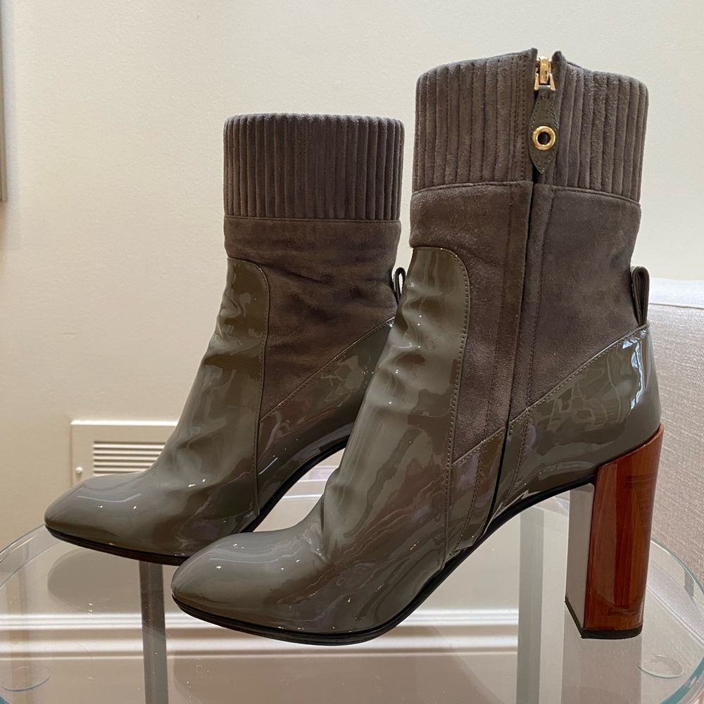 Louis Vuitton Grey Patent leather Ankle boots